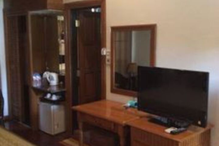 Room 10 of 26