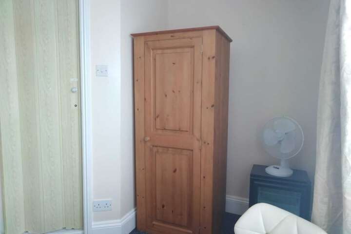 Room 45 of 283