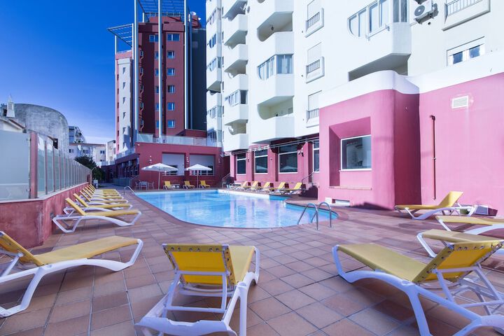 Pool Hotel