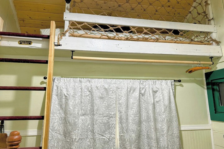 Room 6 of 117