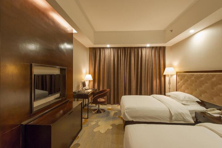 Room 7 of 27