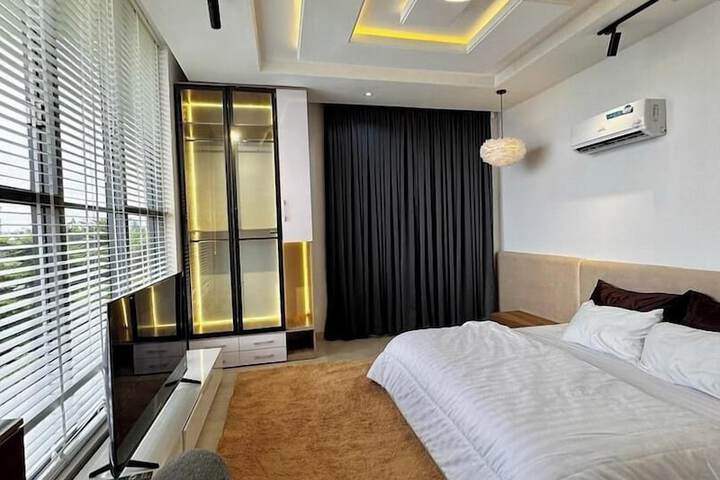 Room 5 of 29