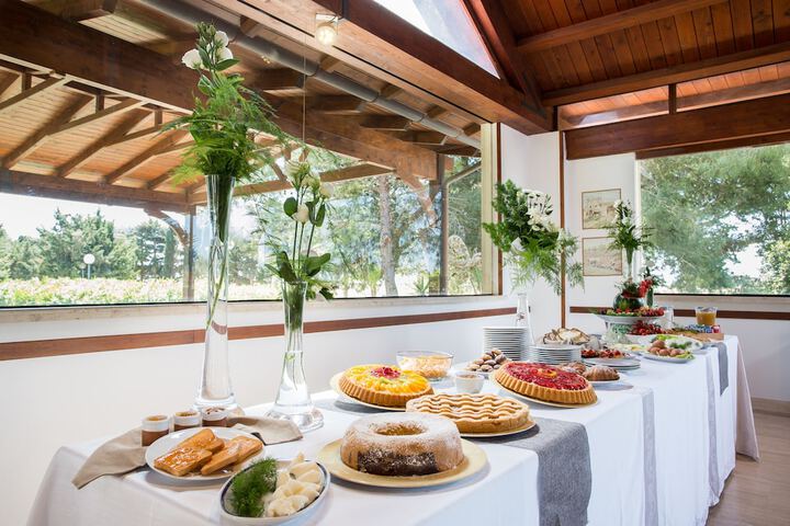 Breakfast/Coffee Service 94 of 125