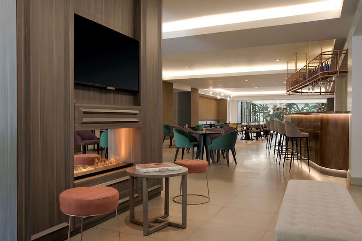 Entrance & Lobby