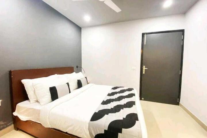 OYO 92916 Hotel Family Ties