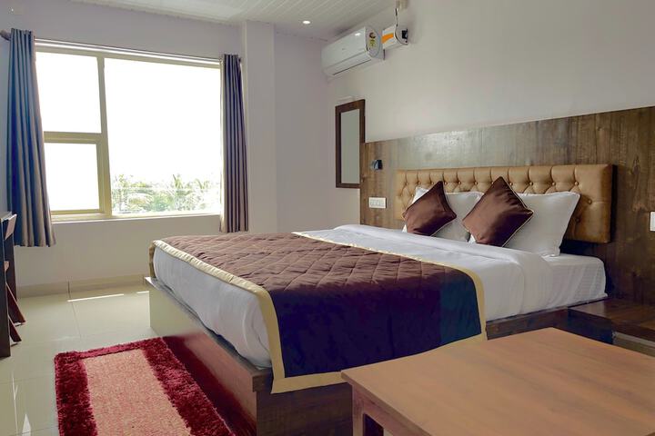 Room 11 of 25