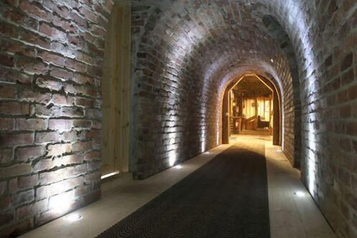 Ballroom/Hall 33 of 44