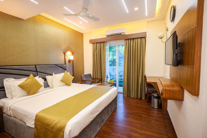 Room 10 of 43
