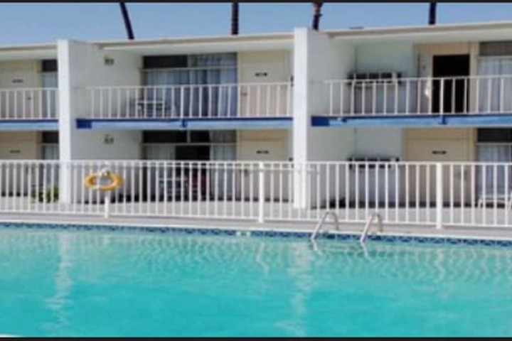 Pool 23 of 27