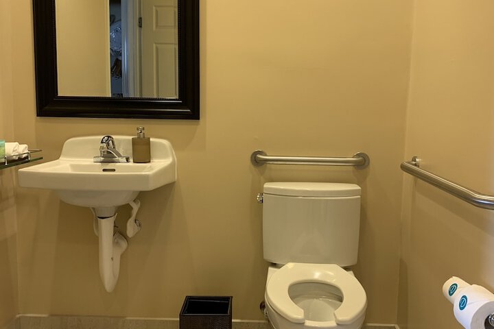Bathroom sink