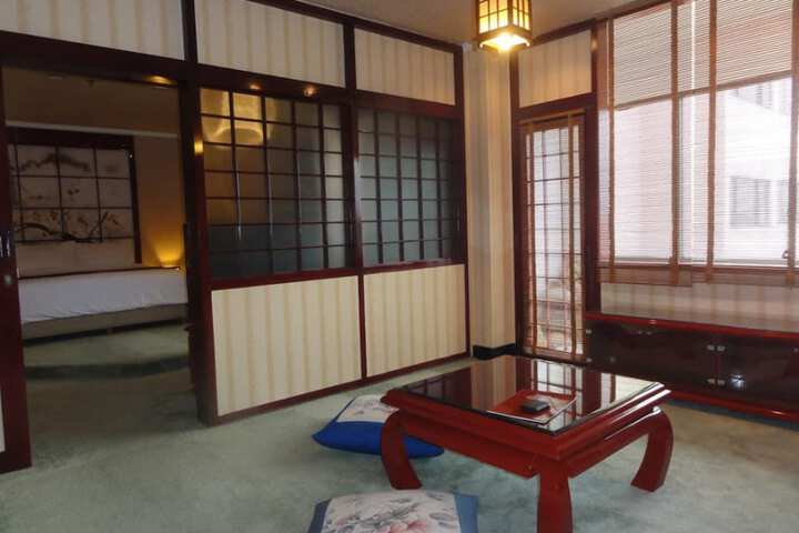 Room 21 of 34