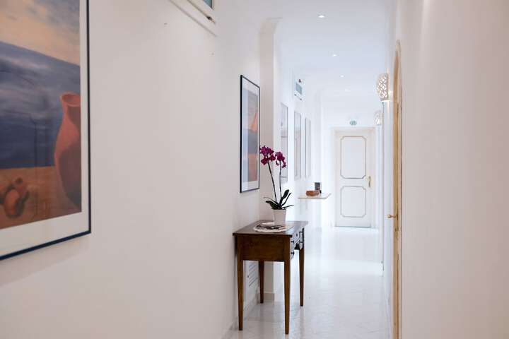 Ballroom/Hall 83 of 112