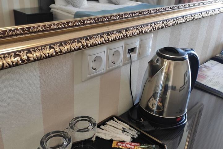 Breakfast/Coffee Service 99 of 151