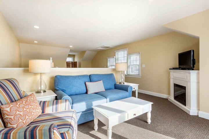 Room 3 of 42