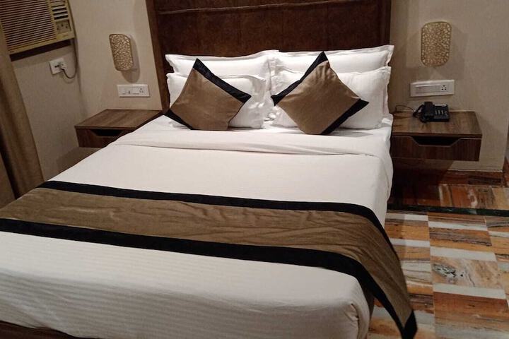 Room 3 of 5