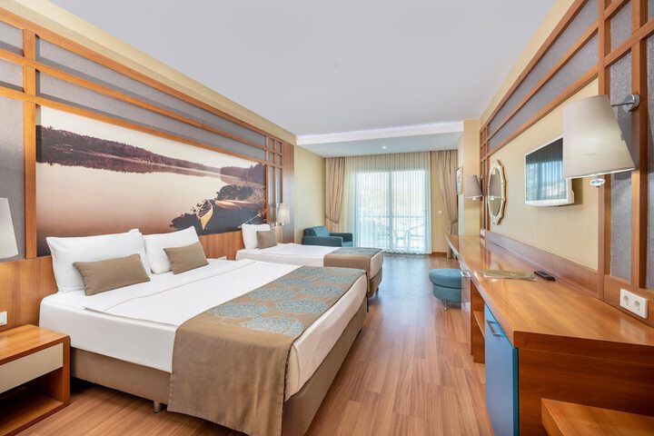 Room 34 of 176