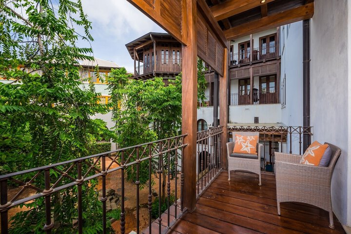 Hotel Exterior 1000 of 1000