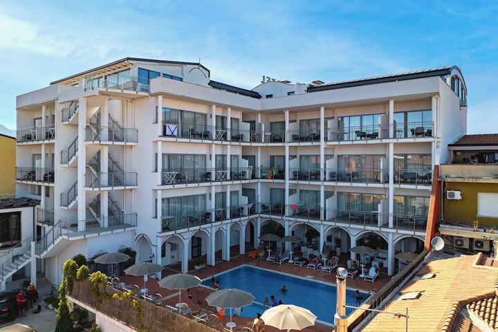 Hotel 44 of 44