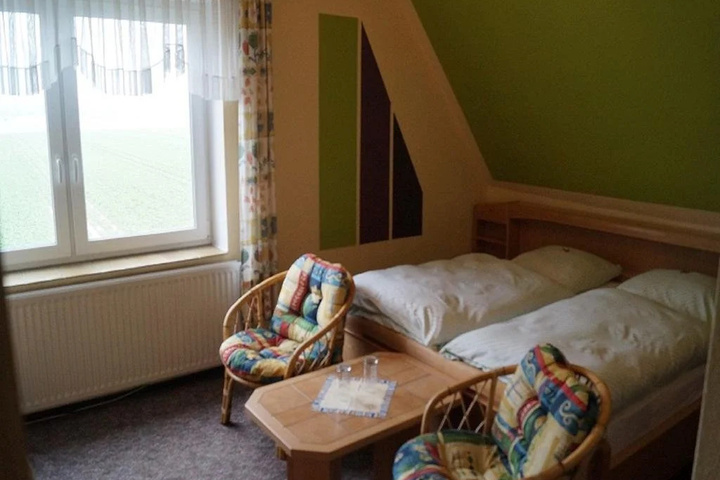 Room 4 of 19