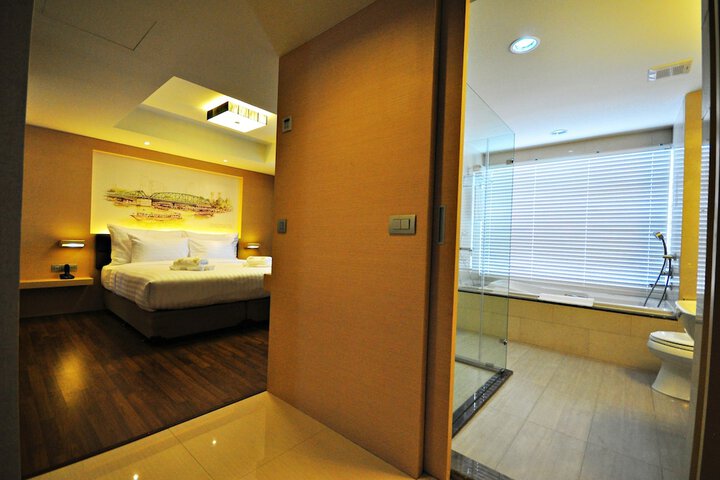 Room 19 of 29