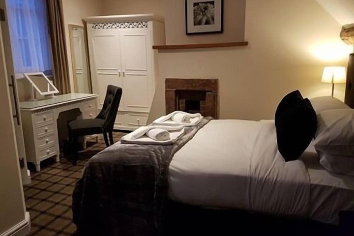 Room 2 of 19