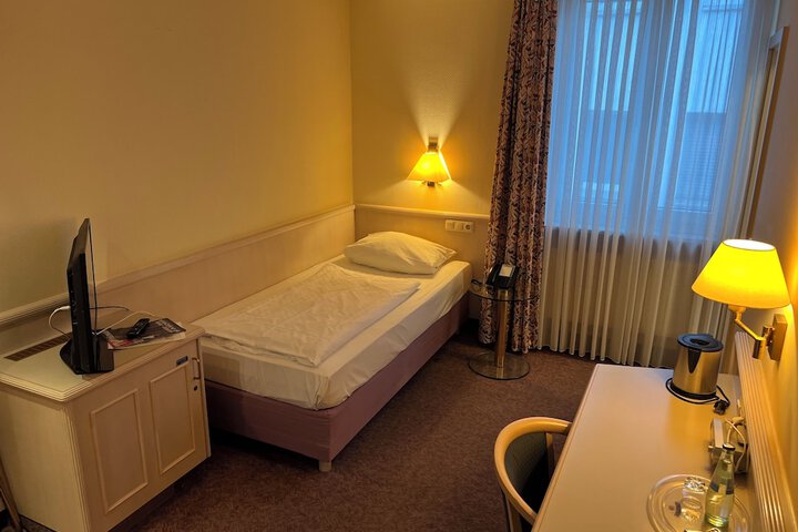 Room 13 of 51