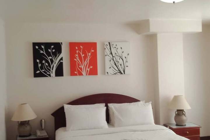 Room 6 of 25