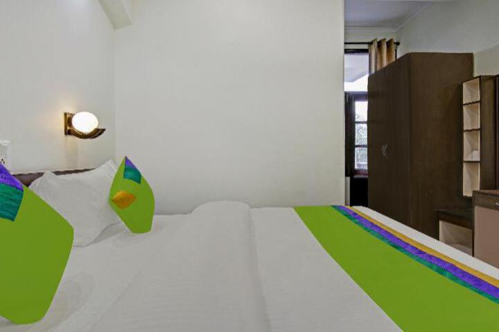 Room 41 of 73