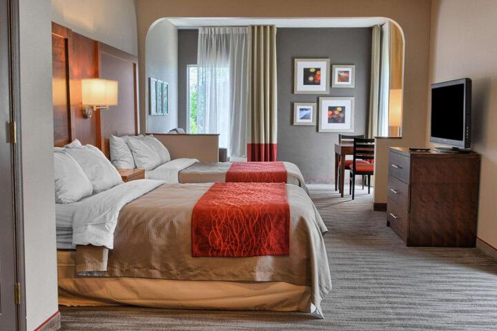 Double Accessible King Size Bed (2 of 11)