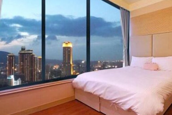 Room 34 of 58