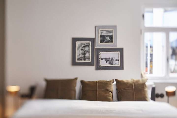 Room 8 of 32