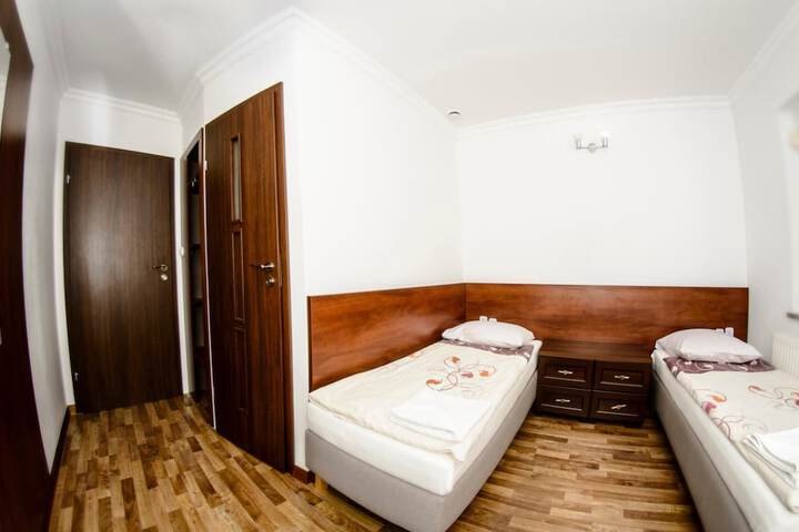 Room 8 of 26