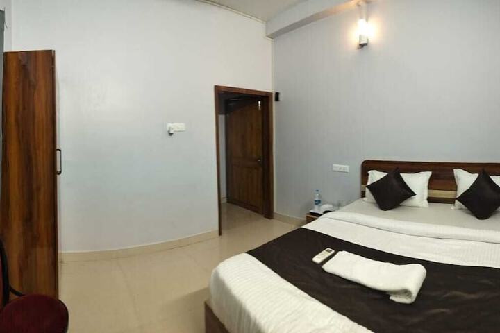 Room 2 of 7