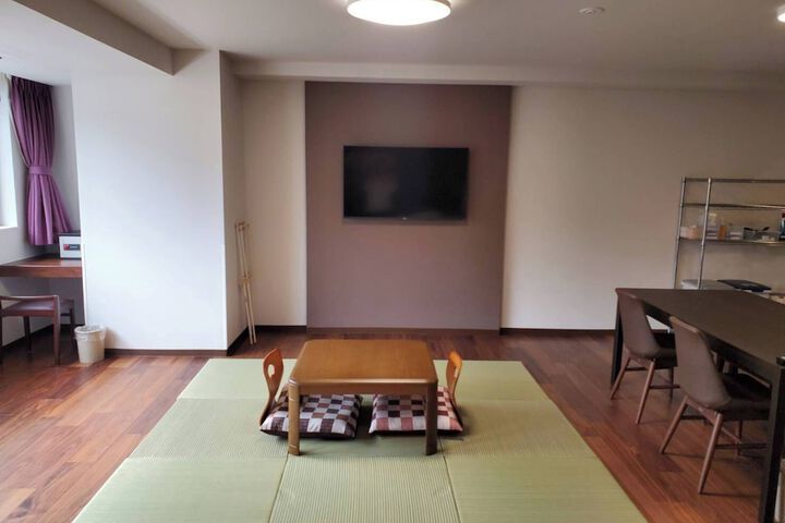 Room 21 of 49