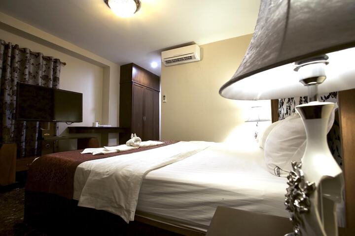 Room 6 of 35