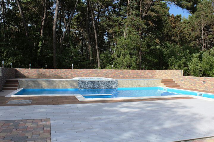 Hotel Pool