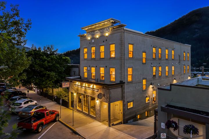 Stirling All Suites Hotel