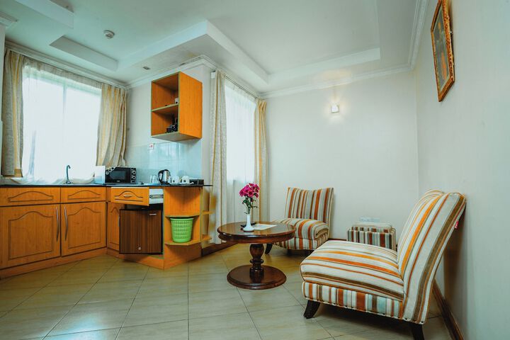 Room 10 of 31