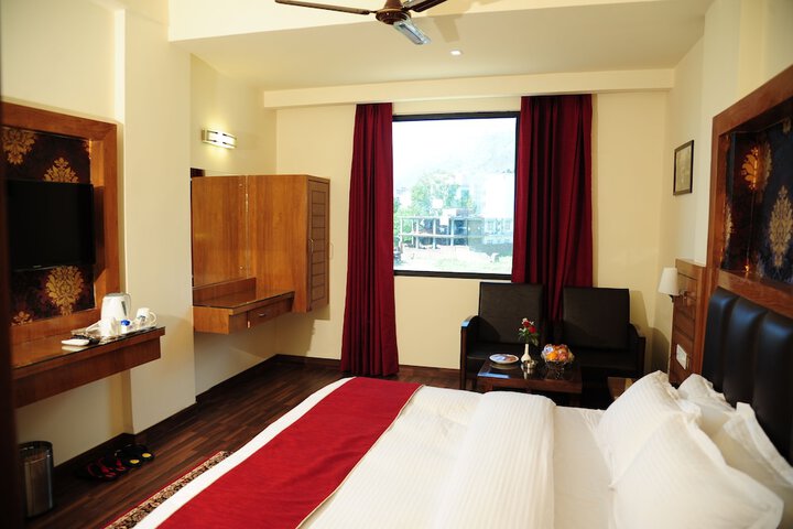 Room 43 of 76