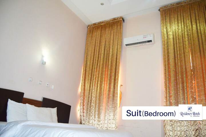 Room 8 of 28