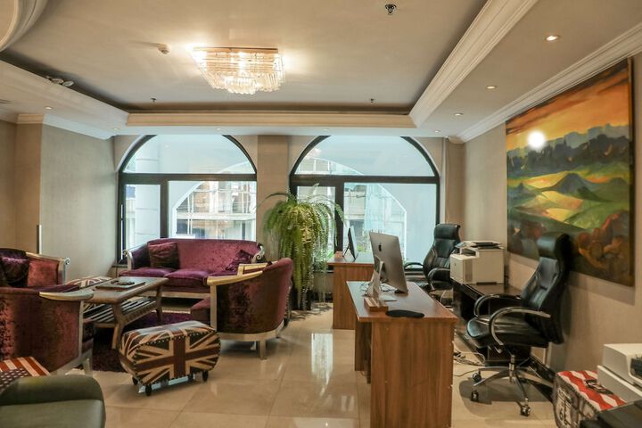Business Center 89 of 93
