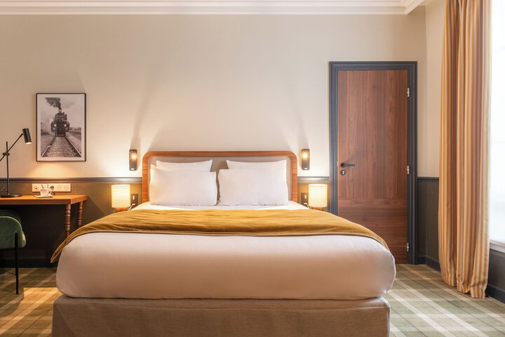 Room 27 of 46