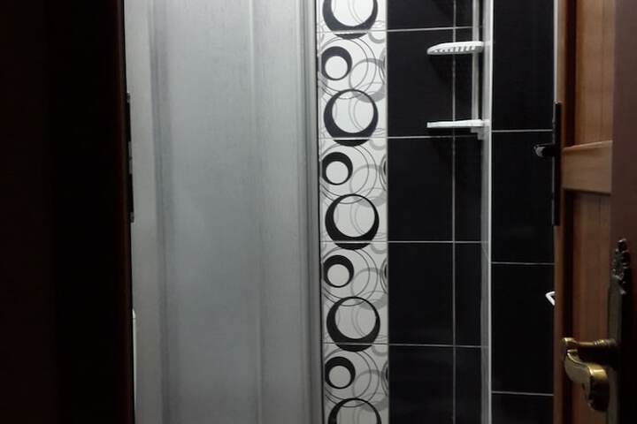 Room 16 of 30