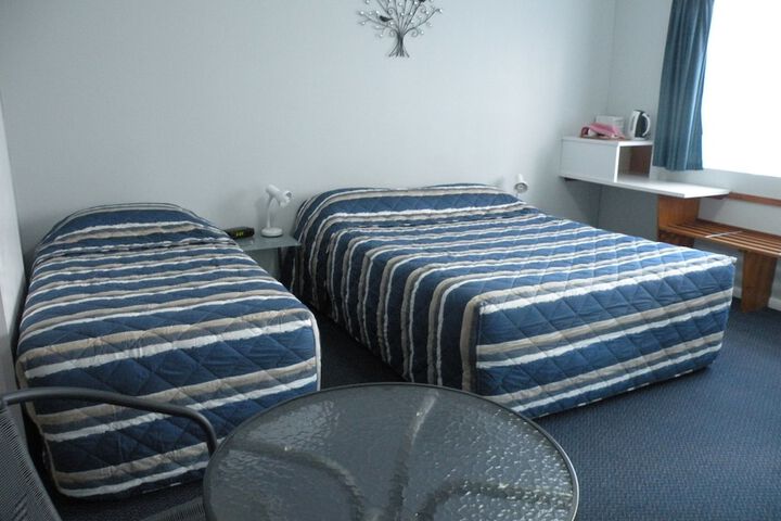 Room 3 of 38