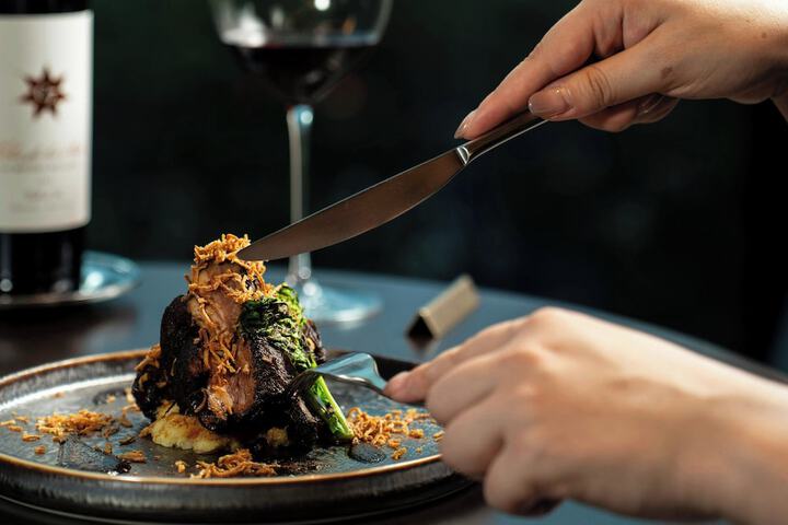 Dining 72 of 98
