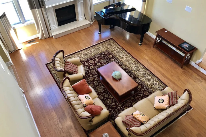 Room 13 of 20