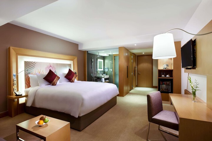 Room 28 of 167