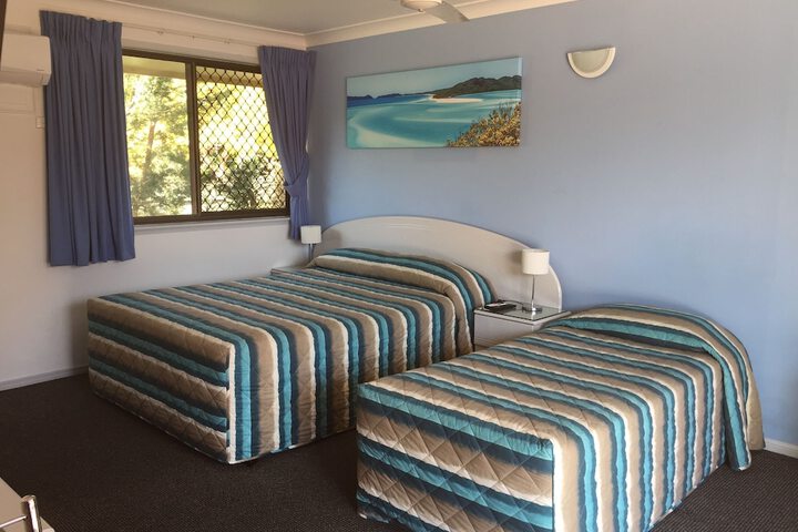 Room 10 of 83