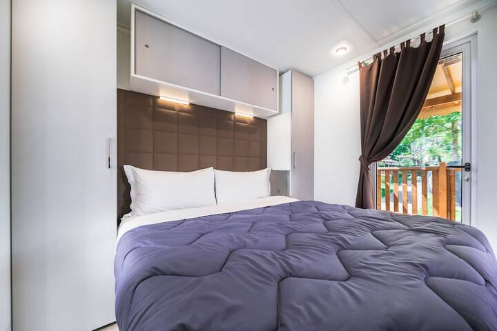 Room 4 of 169