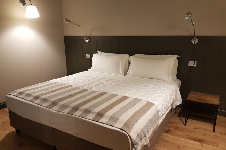 Room 8 of 47